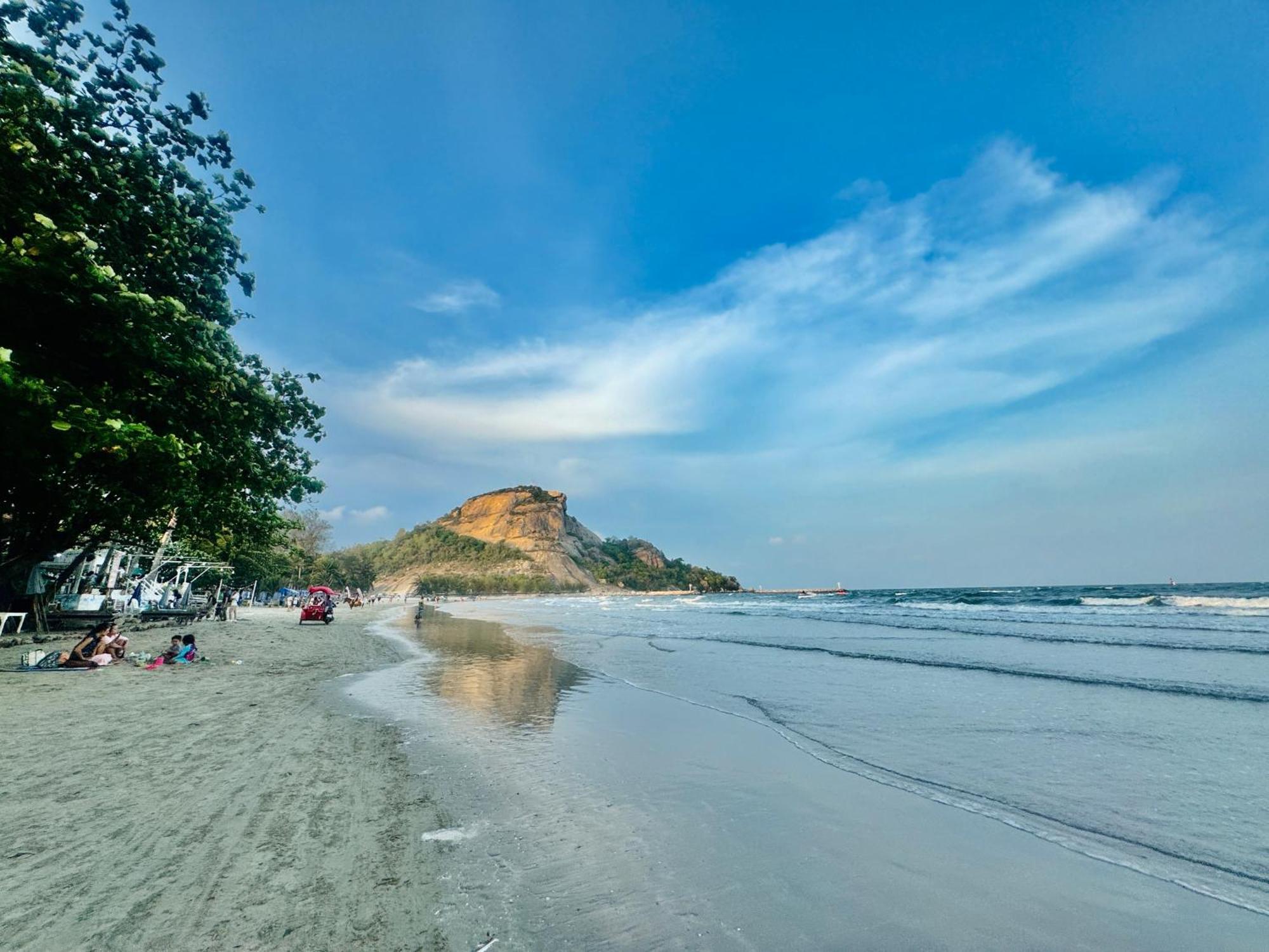 Sea&Mountain View,5 Mins Walk To Famous Beach With King Size Bed Хуа Хин Екстериор снимка