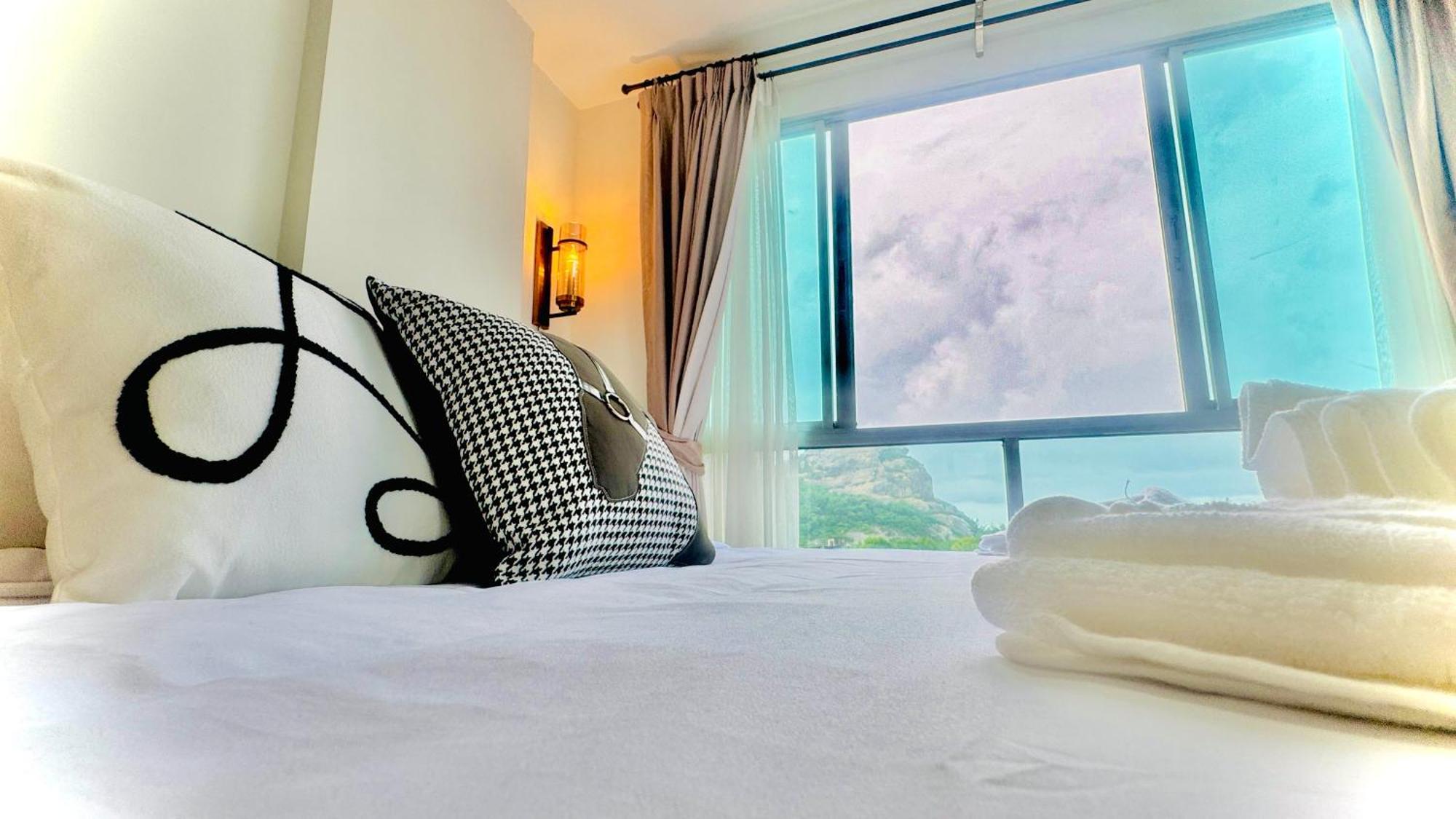 Sea&Mountain View,5 Mins Walk To Famous Beach With King Size Bed Хуа Хин Екстериор снимка