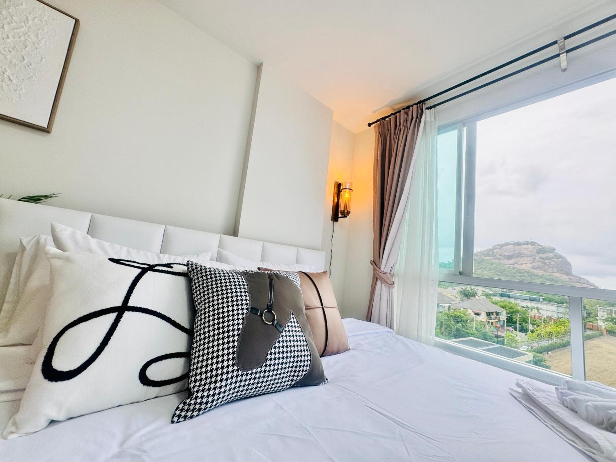 Sea&Mountain View,5 Mins Walk To Famous Beach With King Size Bed Хуа Хин Екстериор снимка