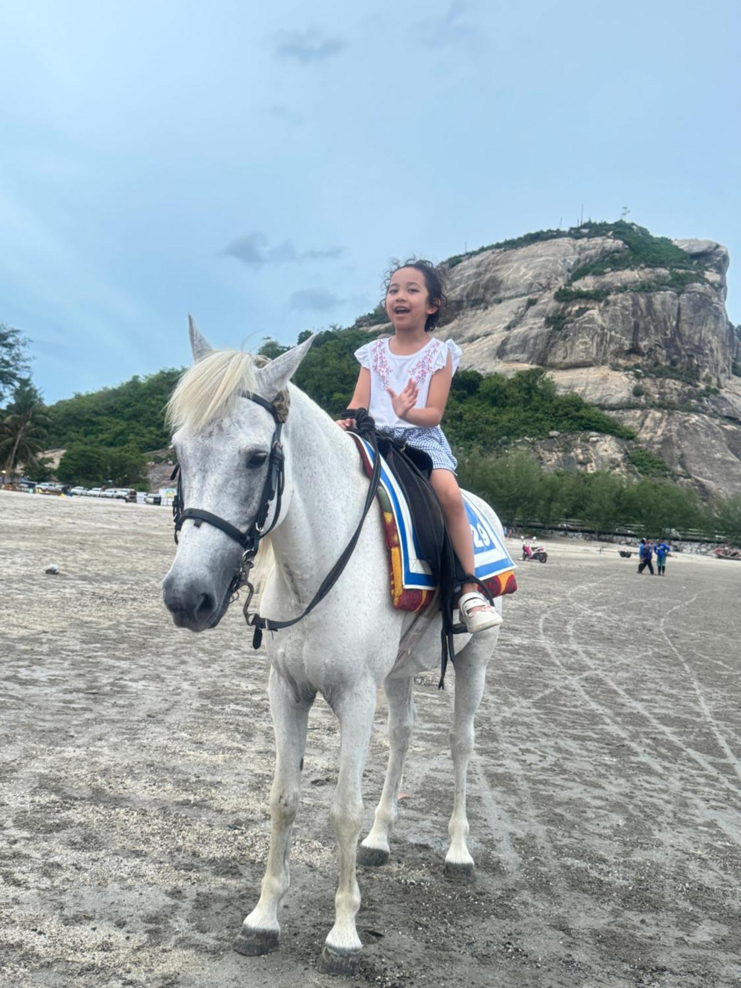 Sea&Mountain View,5 Mins Walk To Famous Beach With King Size Bed Хуа Хин Екстериор снимка