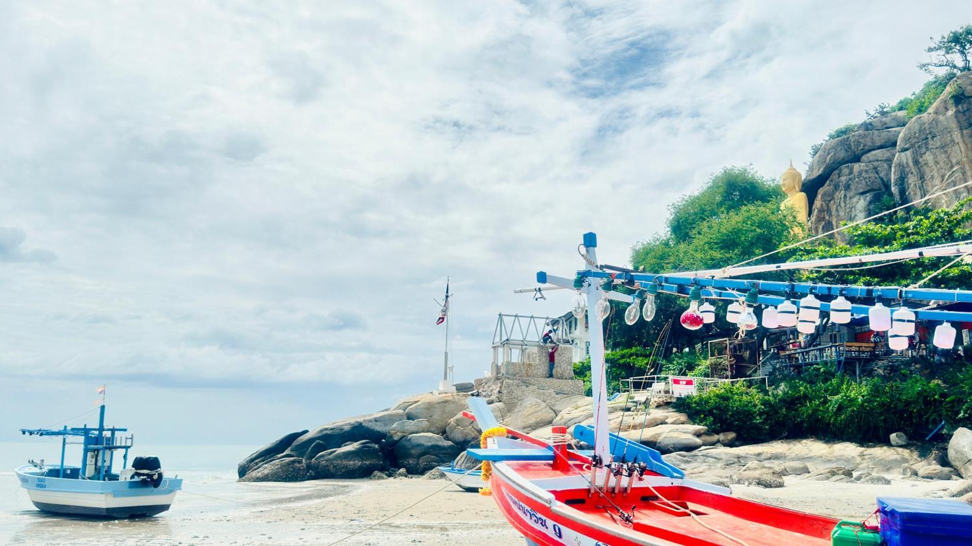 Sea&Mountain View,5 Mins Walk To Famous Beach With King Size Bed Хуа Хин Екстериор снимка